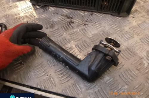 BMW E36 E 36 1.6 B 1.8 B KROCIEC WODY TERMOSTATU