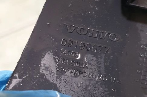 volvo s60 zaslepka haka zderzaka tyl tylnego tylna 09190077