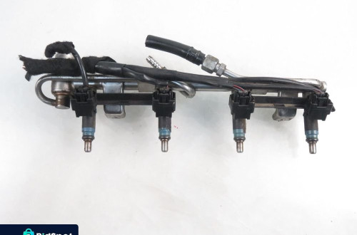 LISTWA WTRYSKOWA AUDI A4 B6 06B133551K 058133681