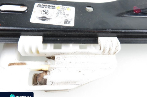 PODNOŚNIK SZYBY PRAWY TYLNY MINI R60 9800636