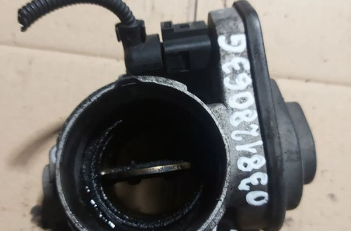 Przepustnica VW Passat B6 2.0 tdi 038128063G