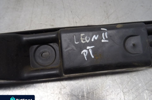 SEAT LEON II 05-12 ŚLIZG MOCOWANIE ZDERZAKA TYŁ LEWY PRAWY