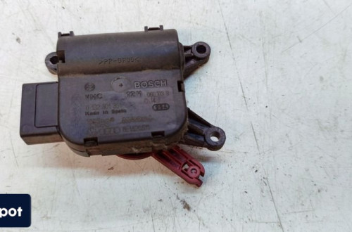 SILNICZEK NAGRZEWNICY AUDI A4 B6 B7 8E1820511