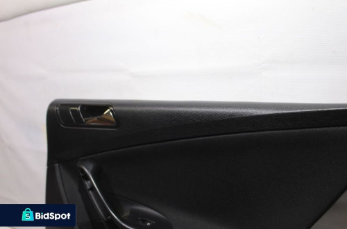BOCZEK DRZWI PRAWY TYLNY VOLKSWAGEN PASSAT B6 2.0TDI