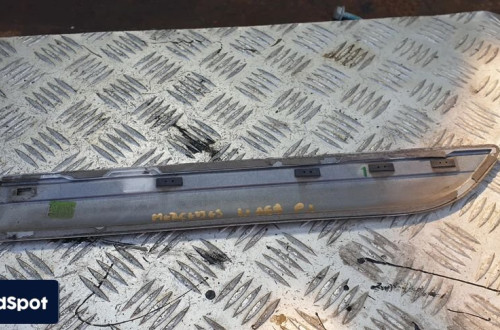 mercedes w169 listwa blotnika prawy tyl tylna prawa a16906901062