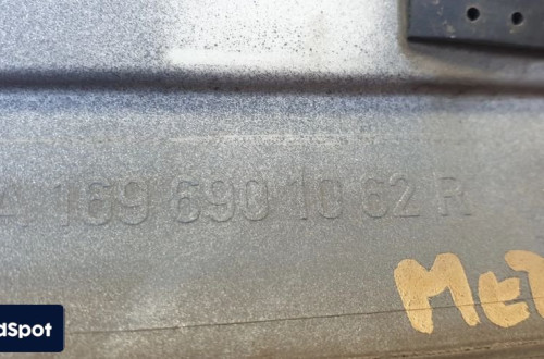 mercedes w169 listwa blotnika prawy tyl tylna prawa a16906901062