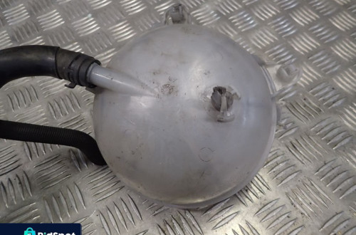 Zbiornik wyrównawczy VW GOLF VII 5Q0121407DRADOM