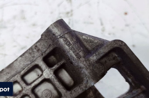 ŁAPA ALTERNATORA AUDI A6 A7 A8 3.0TDI 059903143AJ