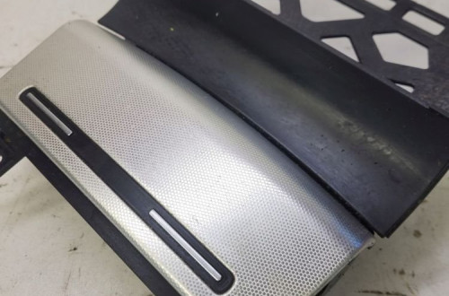 POPIELNICZKA PRZÓD AUDI A3 8P LIFT 8P0857951