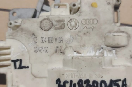 Zamek drzwi lewy tył VW Passat B6 3C4839015A