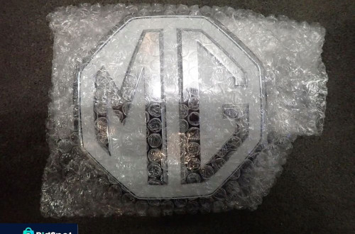 Emblemat znaczek MG 11158326