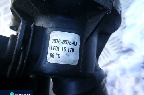 MONDEO MK3 2.0 B OBUDOWA TERMOSTATU 1S7G-8575-AJ