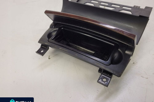 POPIELNICZKA PRZÓD AUDI A3 8P LIFT 8P0857951