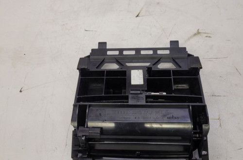 POPIELNICZKA PRZÓD AUDI A3 8P LIFT 8P0857951