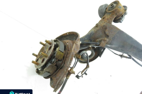 BELKA TYŁ TOYOTA PREVIA II