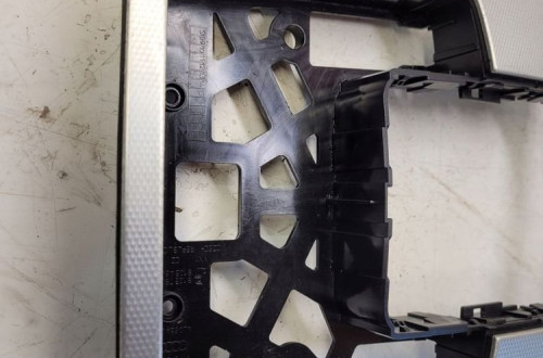 TUNEL ŚRODKOWY DEKOR AUDI Q7 4L 4L0864261 ŁUSKA