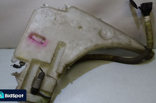 ZBIORNICZEK SPRYSKIWACZY BMW E90 318I 2.0