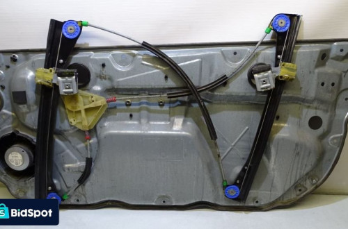 PODNOŚNIK SZYB PRAWY PRZÓD VOLKSWAGEN POLO IV 3D