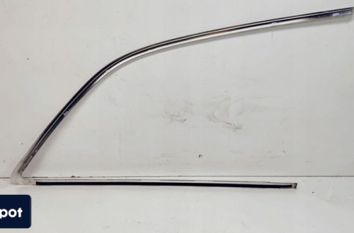 LISTWA SZYBY CHROM LEWY TYŁ AUDI Q7 4L0853345