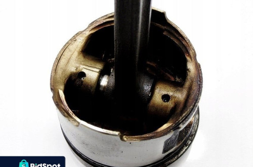 Tłok Korbowód 1.5 8V Lantra Pony Coupe Colt