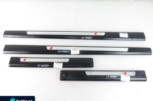 LISTWY PROGOWE AUDI A6 S6 C6  Avant  4F0853375D
