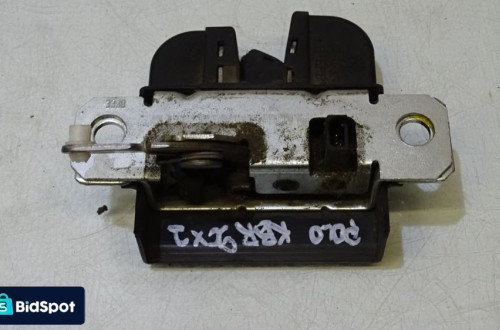 ZAMEK KLAPY BAGAŻNIKA VOLKSWAGEN POLO IV 1.2 LIFT