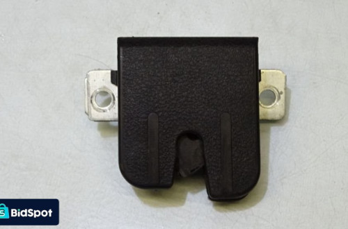 ZAMEK KLAPY BAGAŻNIKA VOLKSWAGEN POLO IV 1.2 LIFT