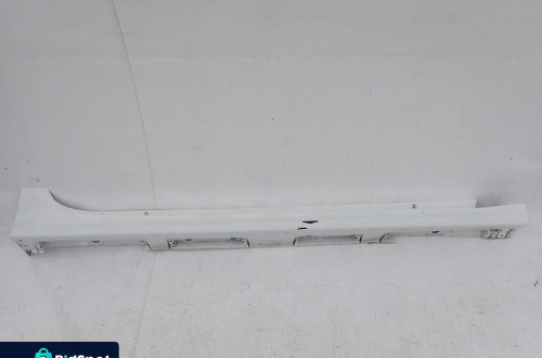 TOYOTA YARIS IV 4 19- PRÓG LISTWA PROGOWA PRAWA
