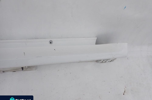 TOYOTA YARIS IV 4 19- PRÓG LISTWA PROGOWA PRAWA