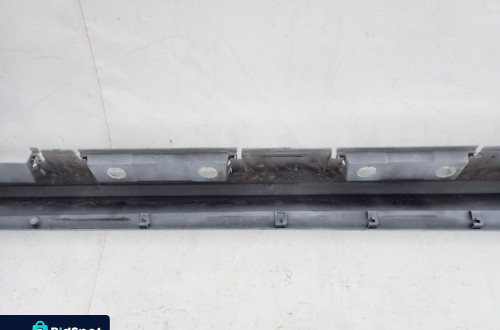 TOYOTA YARIS IV 4 19- PRÓG LISTWA PROGOWA PRAWA