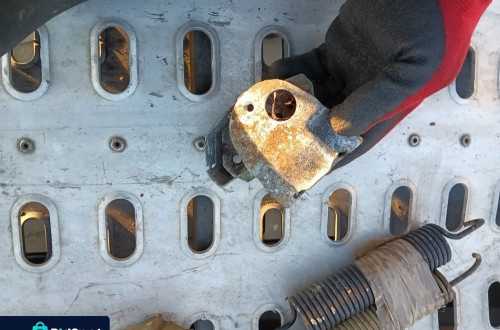 MERCEDES W123 ZAMEK RGIEL KLAPY TYL TYLNEJ BAGAZNIKA