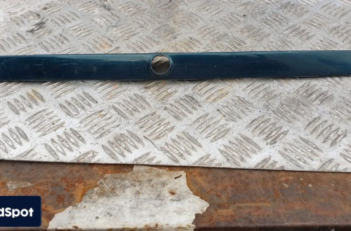 BMW E36 COMPACT BLENDA LISTWA KLAPY BAGAZNIKA 1977253