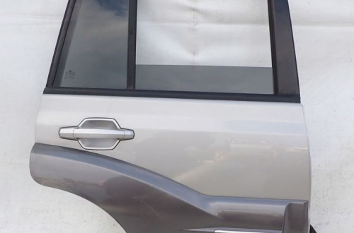 HYUNDAI TERRACAN LIFT 04-07 DRZWI TYŁ TYLNE PRAWE