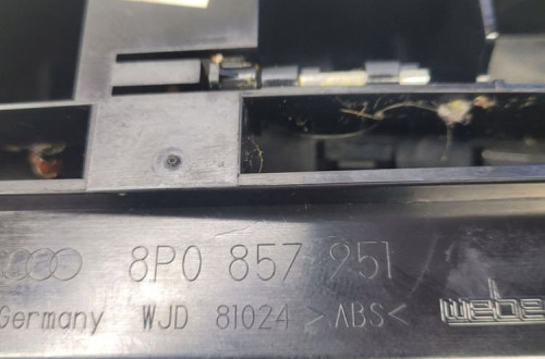 POPIELNICZKA PRZÓD AUDI A3 8P LIFT 8P0857951