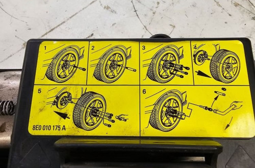 MOCOWANIE UCHWYT LEWARKA AUDI A4 A6 C6 8E0010175A