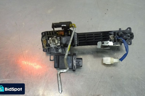 KLAMKA LEWA PRZEDNIA ZEWNĘTRZNA TOYOTA RAV4 III 2.2D-CAT 89991-30050