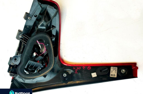 VOLVO V40 II 15r LAMPA PRAWA TYLNA PRAWY TYŁ