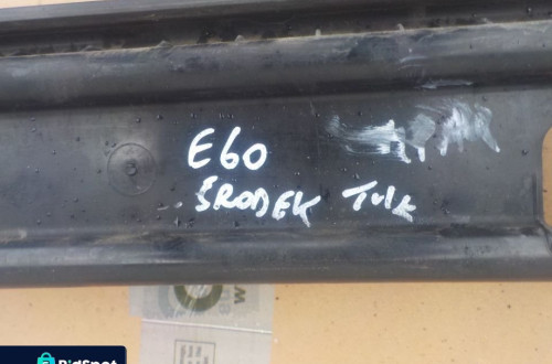 BMW E60 ŚLIZG ZDERZAKA TYŁ