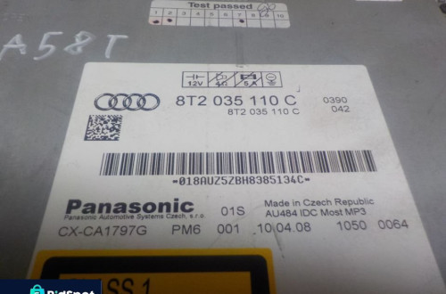 AUDI A4 B8 A5 ZMIENIARKA CD 8T2035110C