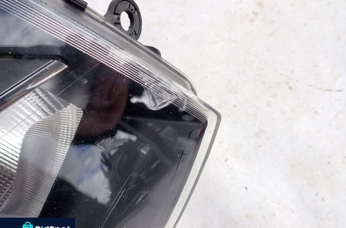 VW T5 LIFT 09-15 LAMPA PRAWA PRZÓD PRZEDNI