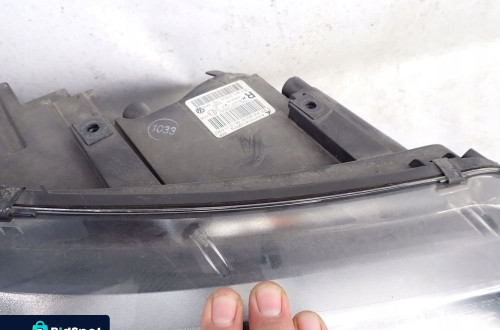 VW T5 LIFT 09-15 LAMPA PRAWA PRZÓD PRZEDNI