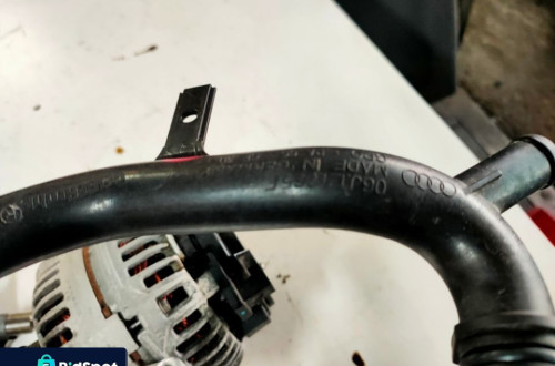 AUDI A3 8P 09r 1.8 TFSI PRZEWÓD WODY 06J121065F