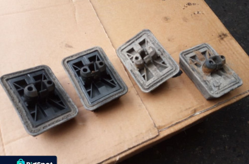 BMW X3 E83 PODSTAWA GUMA STOPKA LEWARKA 8268885