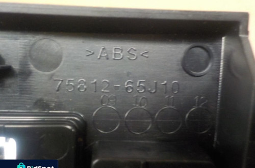 SUZUKI GRAND VITARA RAMKA ZAPALNICZKA 75812-65j10