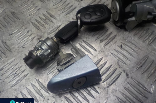 FORD C-MAX MK1 1.6 B STACYJKA KLUCZYKI WKŁADKA ZAMKA 3M51-3F880-AB