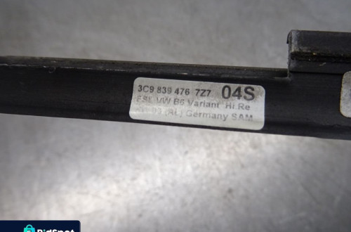 VW PASSAT B6 05-09 2.0TDI LISTWA ZGARNIAJĄCA DRZWI LEWY TYŁ CHROM