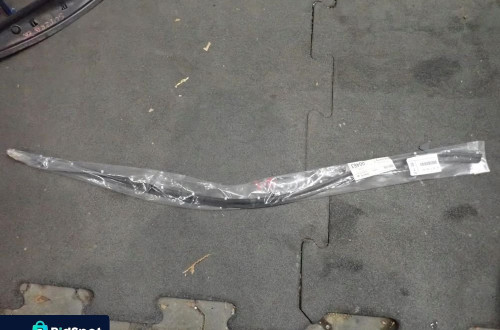 Uszczelka drzwi lewy tył BMW 5 F10 51357182301