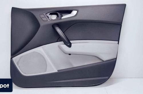 BOCZEK DRZWI PRAWY PRZÓD AUDI A1 8X4867106 *60*