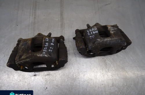 TOYOTA VERSO 09-12 2.2 D-CAT ZACISK PRAWY LEWY PRZÓD PRZEDNI