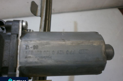PODNOŚNIK SZYB PRAWY PRZÓD FORD FIESTA MK5 1.4TDCI